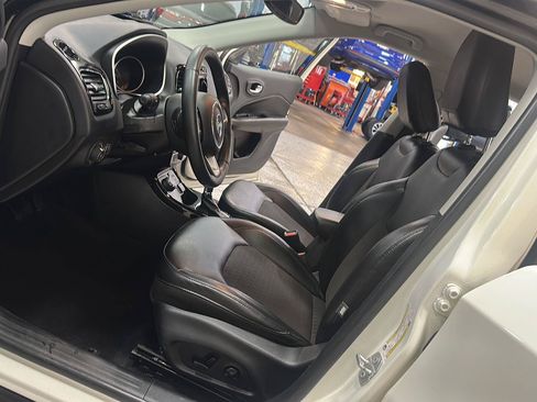 Certified 2019 Jeep Compass Latitude AWD/4WD image 11