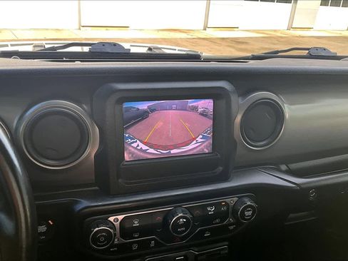 Used 2021 Jeep Wrangler Sport S image 27