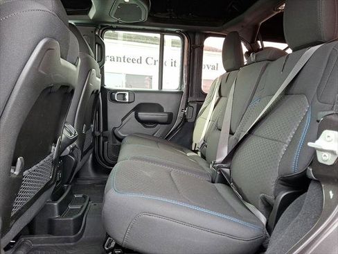 Used 2024 Jeep Wrangler Unlimited Rubicon 4xe image 11