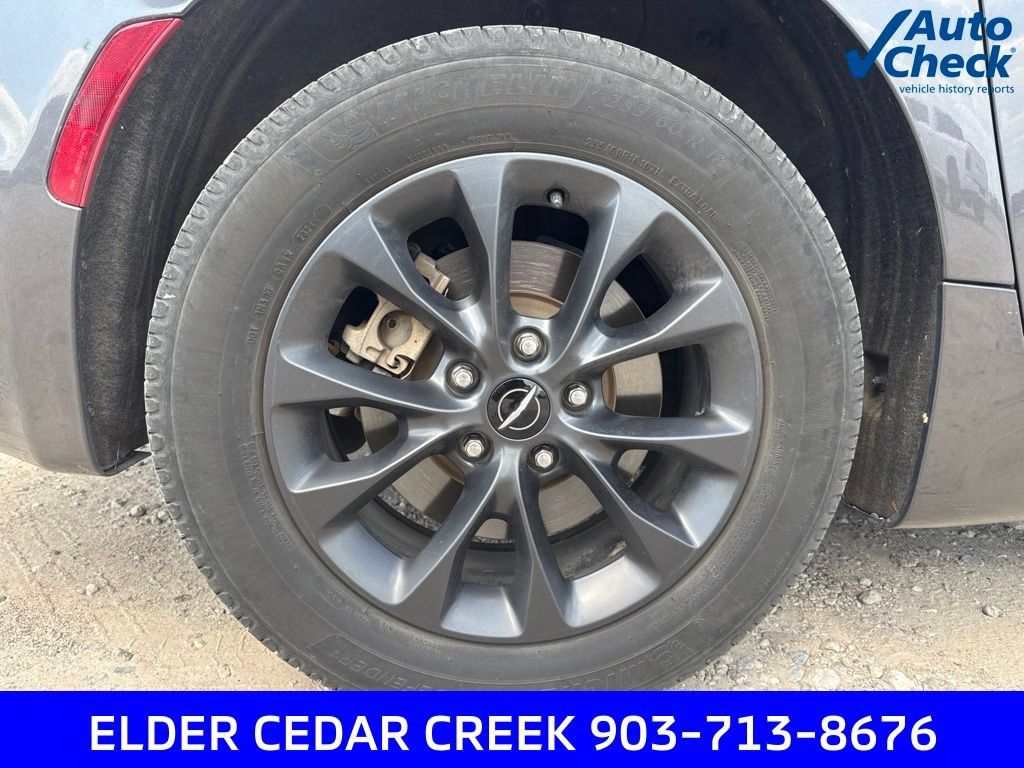 Used 2021 Chrysler Pacifica Touring-L w/ Uconnect Theater Family Group AWD/4WD image 10