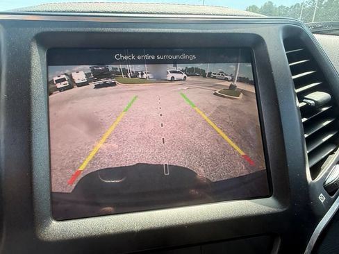 Used 2019 Jeep Cherokee Trailhawk w/ Cold Weather Group AWD/4WD image 13