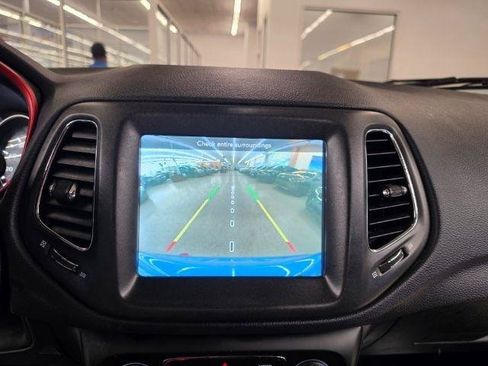 Used 2019 Jeep Compass Trailhawk w/ Cold Weather Group AWD/4WD image 19