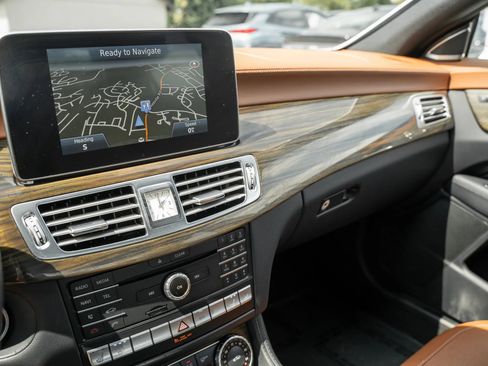 Used 2015 Mercedes-Benz CLS 400 4MATIC w/ Premium 1 Package image 21