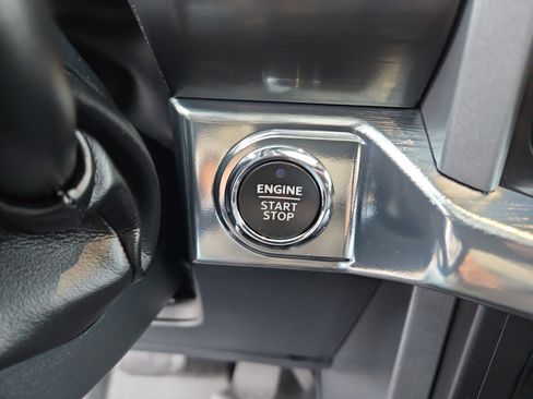 Used 2021 Ford F150 Lariat w/ Max Trailer Tow Package image 22