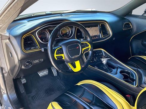 Used 2016 Dodge Challenger R/T Scat Pack w/ Leather Interior Group image 15