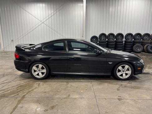 Used 2004 Pontiac GTO image 2