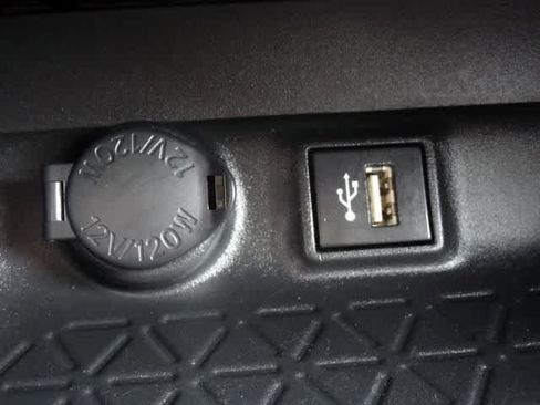 Used 2023 Toyota RAV4 XLE FWD image 28