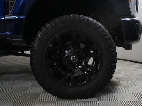Used 2023 Ford F250 Lariat w/ Lariat Ultimate Package AWD/4WD image 4