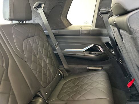 Used 2024 BMW X7 xDrive40i w/ M Sport Package image 46