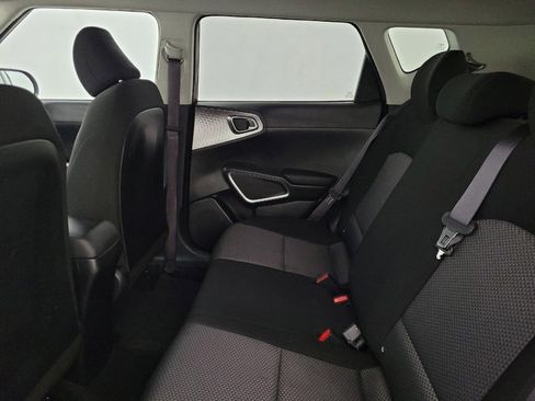 Used 2022 Kia Soul LX image 18