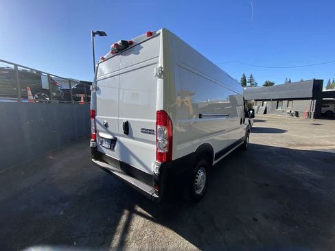 Used 2026 RAM ProMaster 2500 w/ Convenience Group FWD image 6