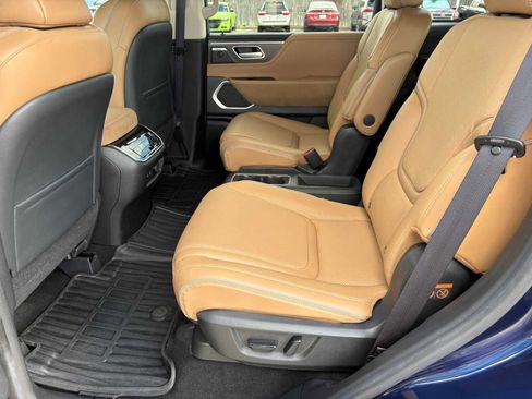 Certified 2025 INFINITI QX80 Luxe image 11