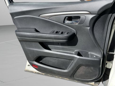 Used 2019 Honda Ridgeline Sport image 17