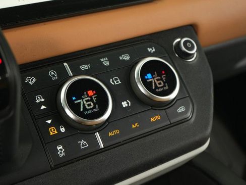 Used 2023 Land Rover Defender 130 SE image 55