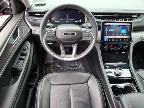 Used 2023 Jeep Grand Cherokee Limited w/ Luxury Tech Group II AWD/4WD image 21
