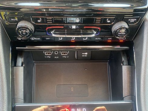 Used 2023 Jeep Grand Cherokee Laredo w/ Luxury Tech Group I AWD/4WD image 29
