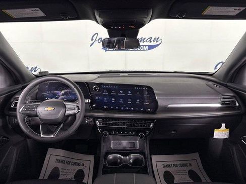 New 2025 Chevrolet Traverse LT w/ Driver Confidence Package image 2