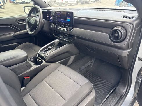 Used 2024 Chevrolet Colorado Trail Boss w/ Technology Package AWD/4WD image 37