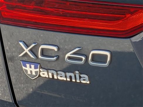 Used 2023 Volvo XC60 B5 Plus w/ Climate Package image 11