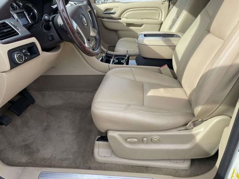 Used 2014 Cadillac Escalade Premium image 20