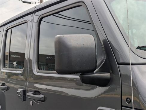 Used 2018 Jeep Wrangler Unlimited Sport image 12