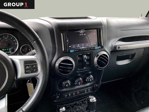 Used 2018 Jeep Wrangler Unlimited Sport AWD/4WD image 7