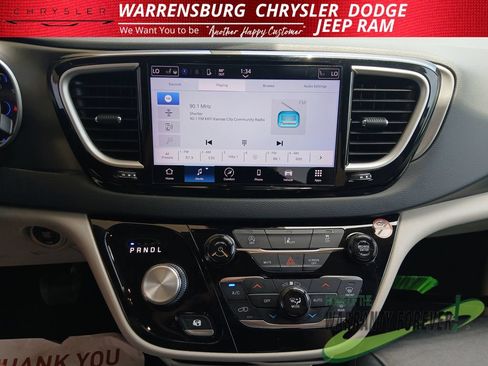 Used 2022 Chrysler Pacifica Touring-L FWD image 22