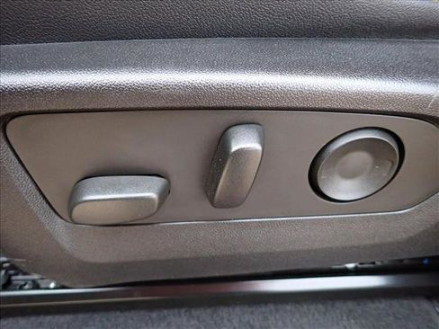 Used 2023 Chevrolet Colorado ZR2 w/ ZR2 Convenience Package III image 12