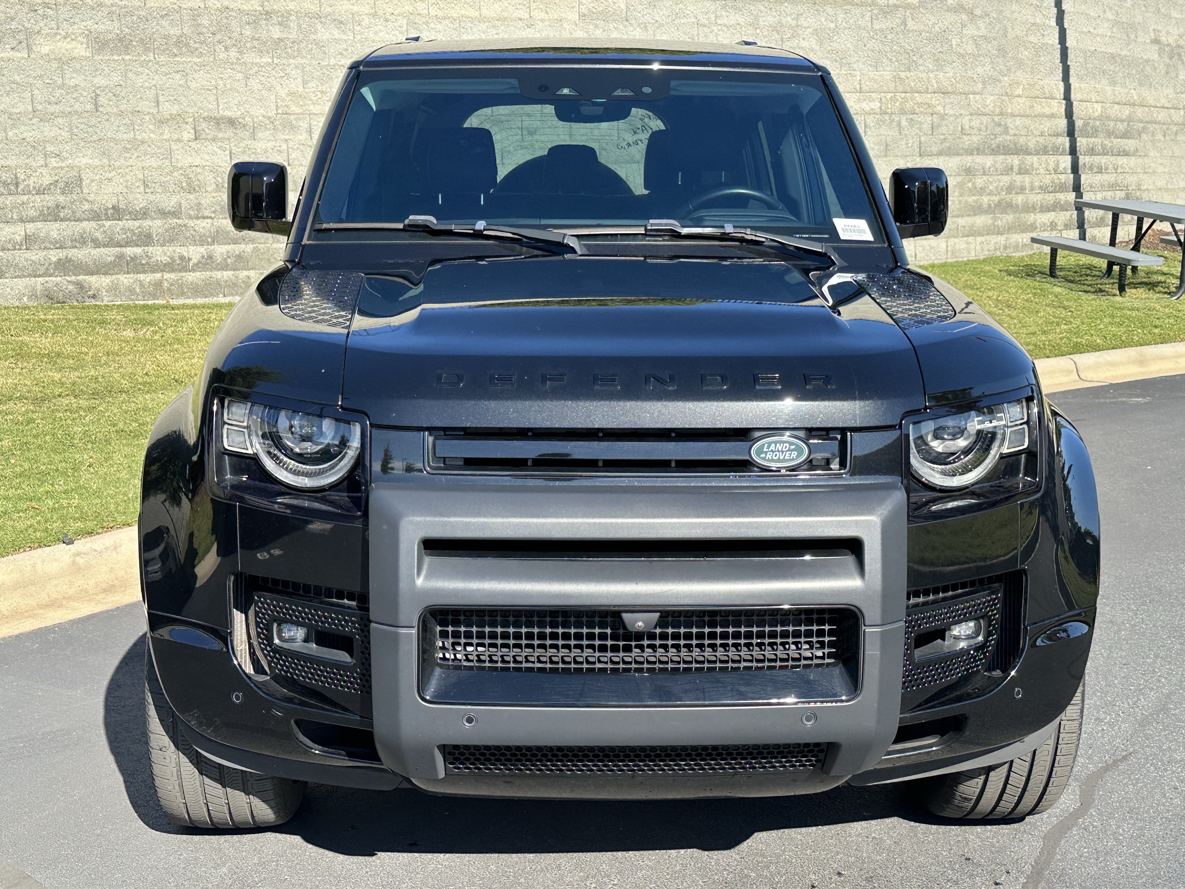 Used 2024 Land Rover Defender 110 X-Dynamic SE AWD/4WD image 33
