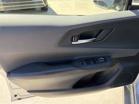 Used 2024 Toyota Prius XLE FWD image 9