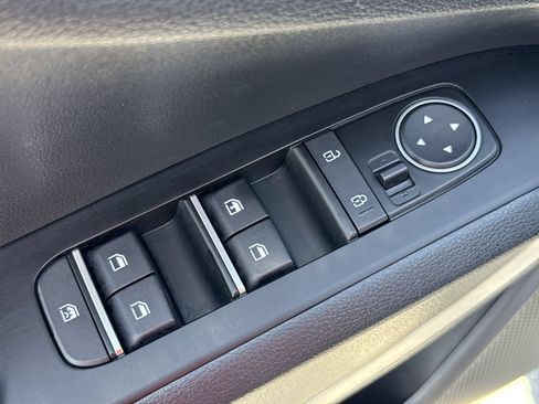 Used 2025 Kia Soul LX w/ LX Technology Package FWD image 15