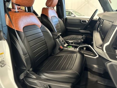 Used 2023 Ford Bronco Badlands w/ Sasquatch Package image 33