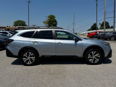 Used 2022 Subaru Outback Limited AWD/4WD image 2