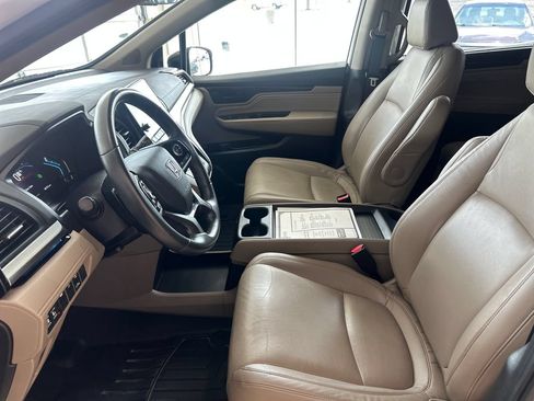 Used 2021 Honda Odyssey Touring image 11