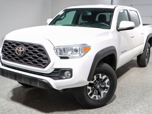 Used 2023 Toyota Tacoma TRD Off-Road image 31