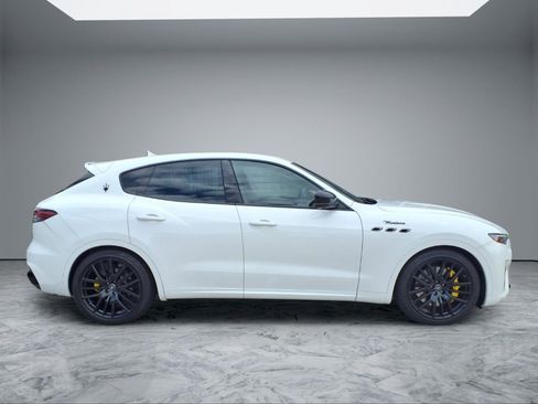 Used 2022 Maserati Levante Modena AWD/4WD image 8