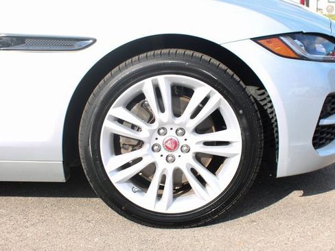 Used 2020 Jaguar XE S image 41