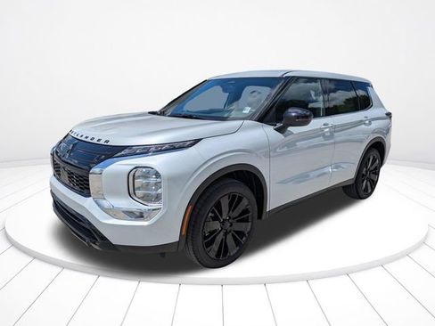 New 2026 Mitsubishi Outlander LE FWD image 8