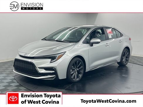 Used 2026 Toyota Corolla SE FWD image 1