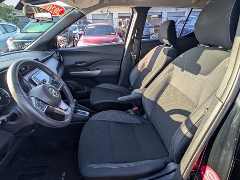 Used 2020 Nissan Kicks SV image 10