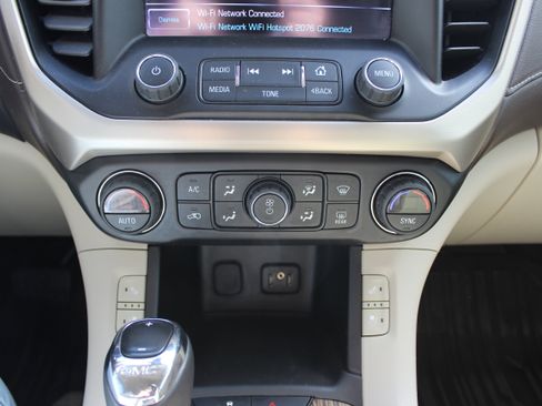 Used 2019 GMC Acadia Denali w/ Technology Package AWD/4WD image 12