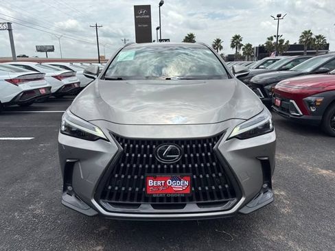 Used 2025 Lexus NX 250 FWD w/ Accessory Package (2T) image 2
