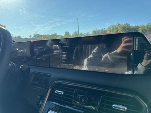 New 2025 Nissan Armada PRO-4X w/ Pro-4X Premium Package image 8