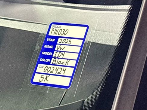 Certified 2025 Volkswagen ID.4 Pro image 26