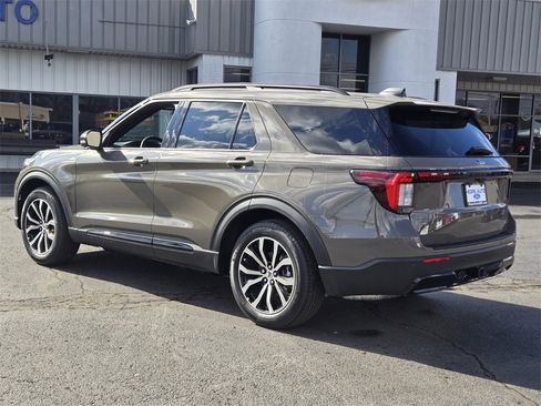 New 2026 Ford Explorer ST-Line image 4