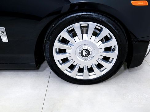 Used 2018 Rolls-Royce Phantom Sedan image 37