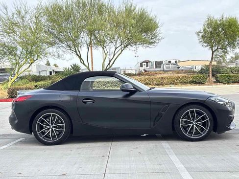 Used 2021 BMW Z4 sDrive30i w/ Convenience Package RWD image 2