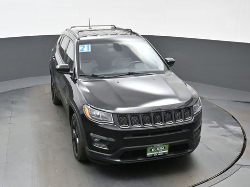 Used 2021 Jeep Compass Latitude FWD image 40