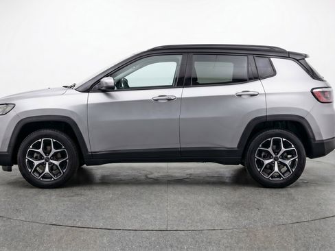 Used 2025 Jeep Compass Limited AWD/4WD image 5