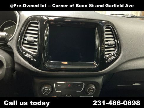 Used 2017 Jeep Compass Limited w/ Navigation Group AWD/4WD image 19